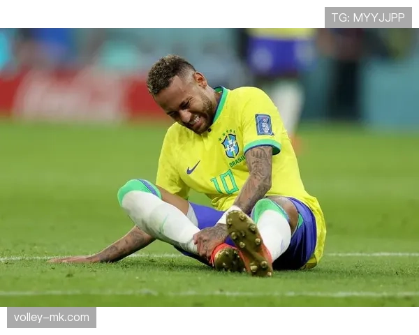 内马尔膝盖十字韧带受损 或将面临长期休战