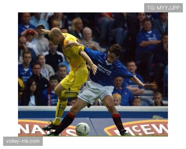 利兹联中路渗透能力持续提升,进攻组织表现稳健 利兹联中路渗透能力持续提升,进攻组织表现稳健