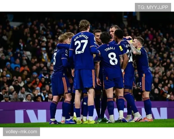 切尔西深陷战术困局：高价引援难掩体系崩坏，豪门复兴梦碎？